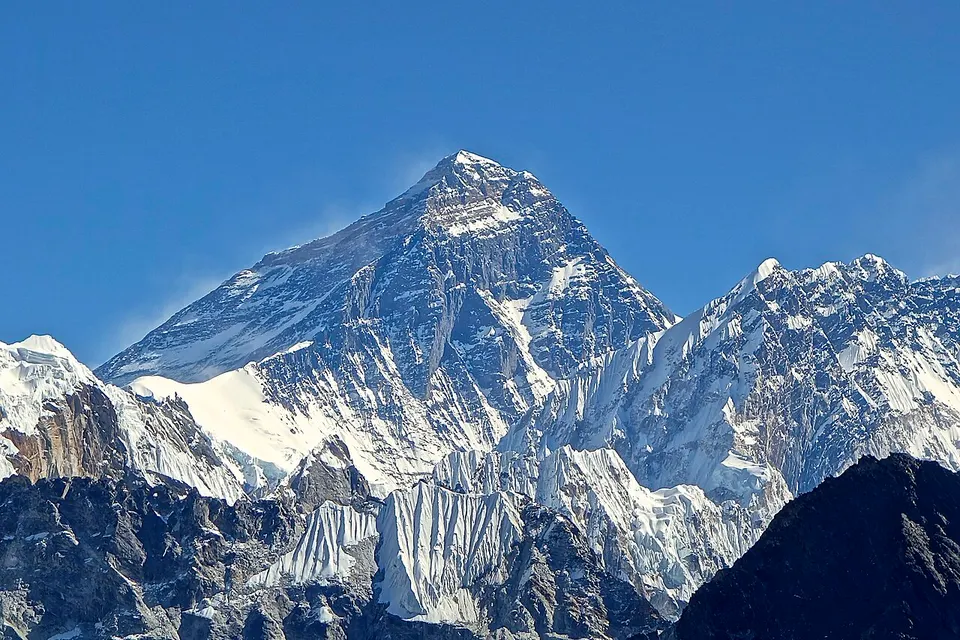 Everest (Qomolangma) Base Camp (珠峰大本营)