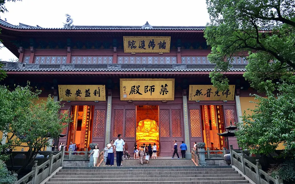 Lingyin Temple & Feilai Feng (灵隐寺)