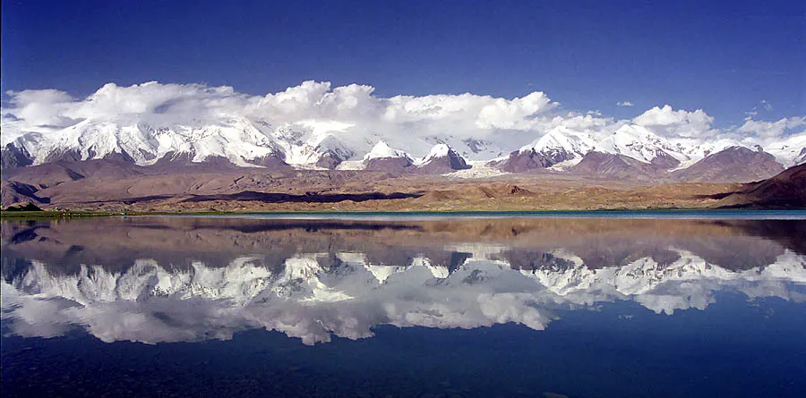 Karakul Lake & Karakoram Highway (喀拉库勒湖)