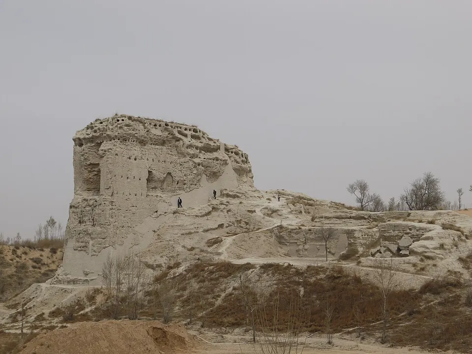 Tongwancheng Ruins (统万城遗址)