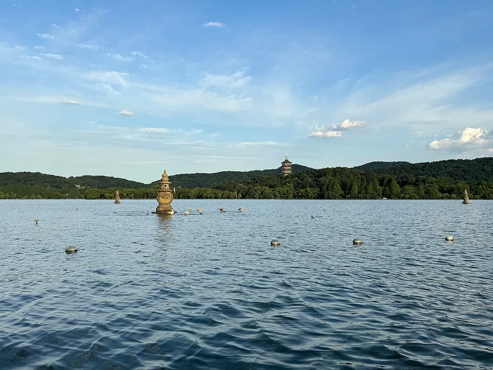 West Lake (西湖)