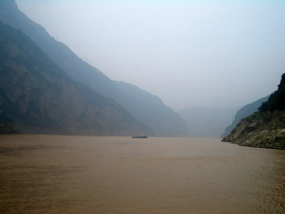 Yichang (宜昌)