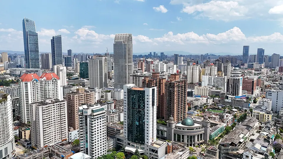 Kunming (昆明)