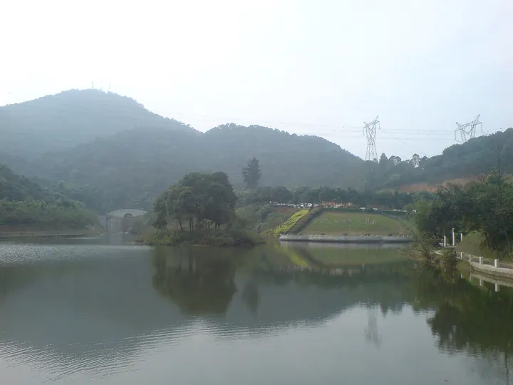Maofeng Mountain Forest Park (帽峰山森林公园)