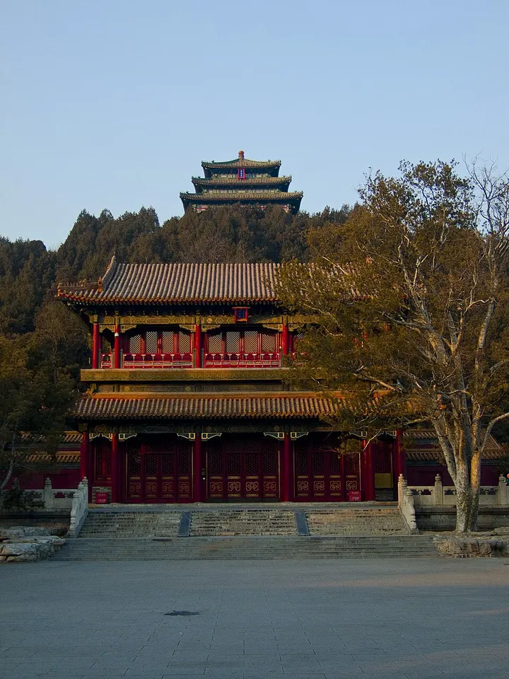 Jingshan Park (景山公园)