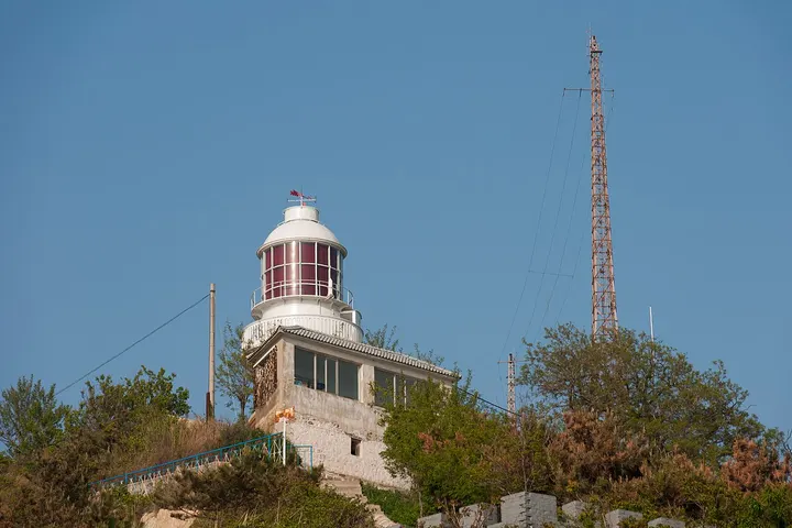 Laotieshan Lighthouse (老铁山灯塔)