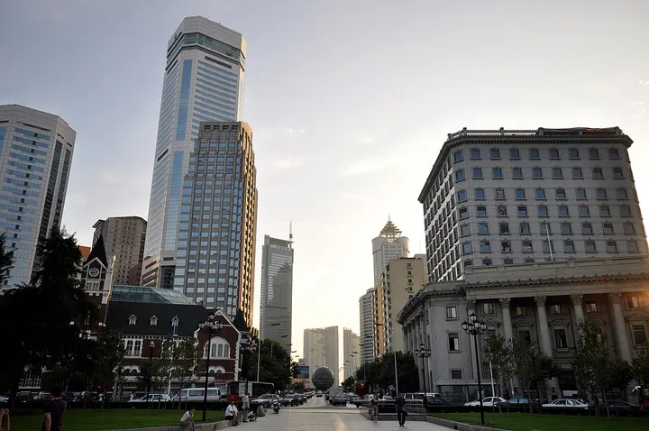 Modern Buildings on Zhongshan Square in Dalian (大连中山广场近代建筑群)