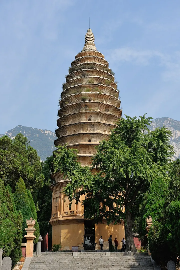 Songyue Pagoda (嵩岳寺塔)