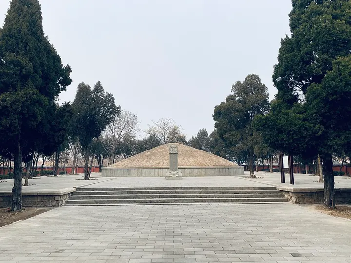 Tomb of the Sultan of Sulu (苏禄王墓)