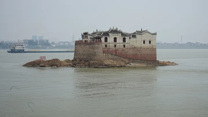 Ezhou Guanyin Pavilion (鄂州观音阁)