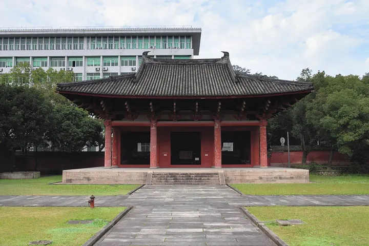 Hualin Temple (华林寺)