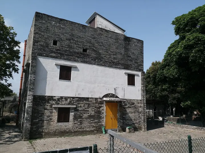 Fortified Structure at Ha Pak Nai (下白泥碉堡)