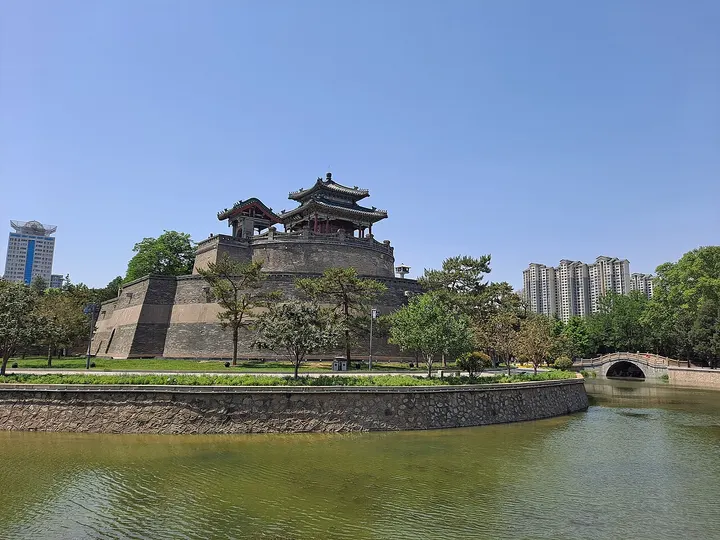 Congtai Park (丛台公园)