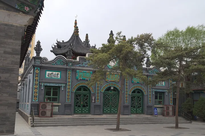 Great Mosque of Hohhot (呼和浩特清真大寺)