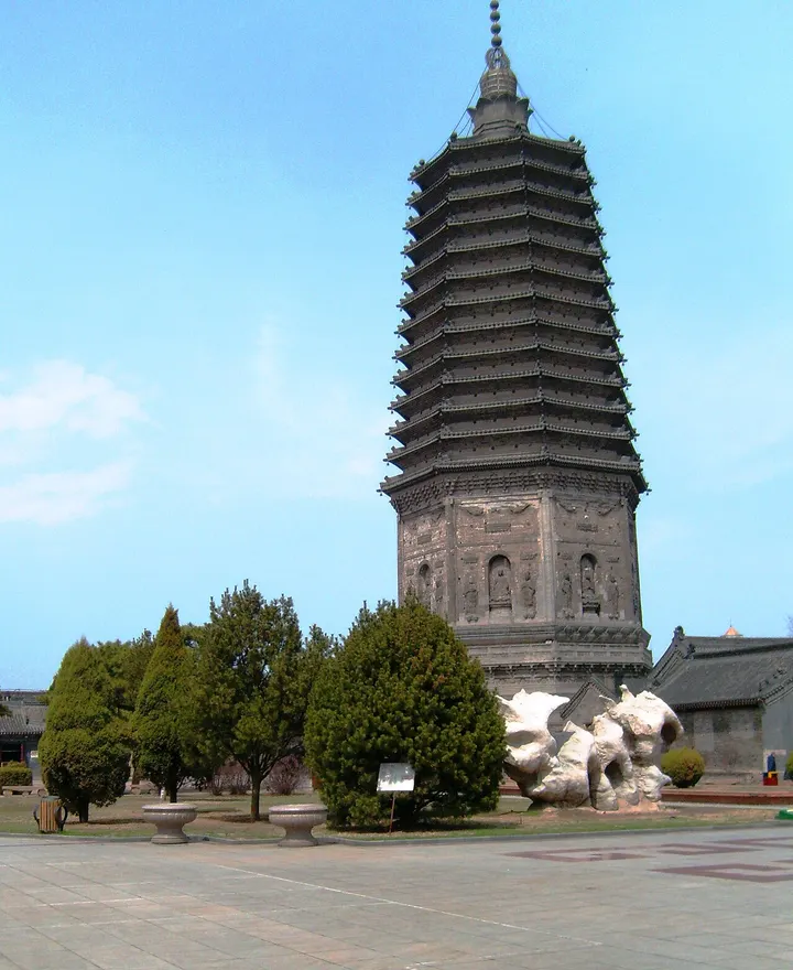 Guangji Temple Complex and Jinzhou Museum (广济寺古建筑群（锦州市博物馆）)