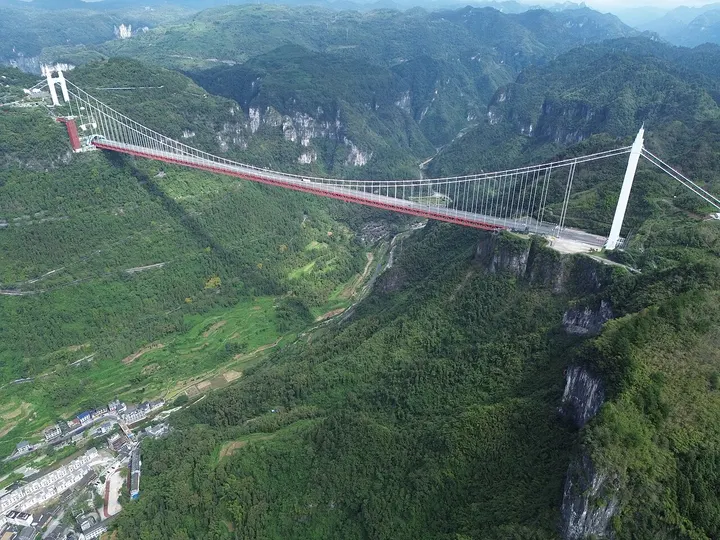Aizhai Bridge, Shibadong Village and Dehang Gorge (矮寨·十八洞·德夯大峡谷)