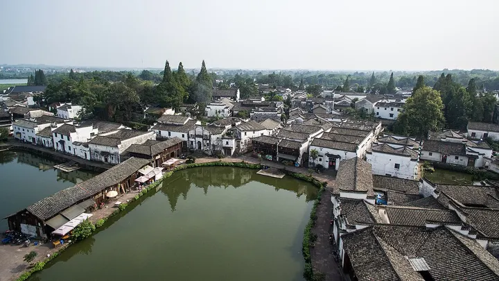 Zhuge Village (诸葛八卦村)