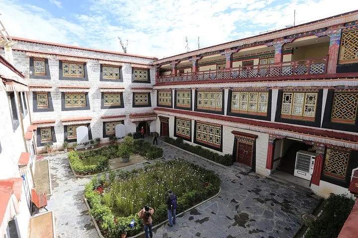 Tromzikhang (Qing Ambans' Office Museum) (冲赛康)