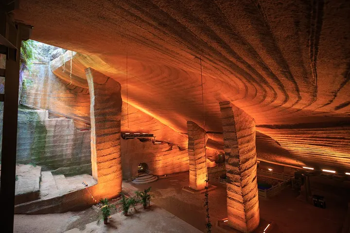 Longyou Caves (龙游石窟)