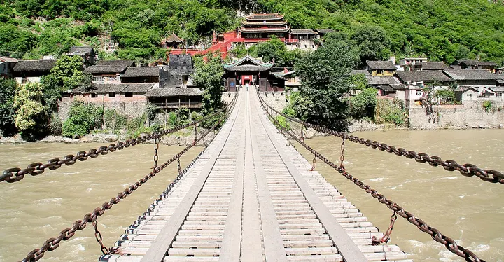 Luding Bridge (泸定桥)