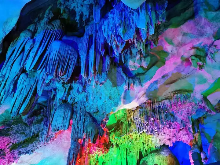 Alu Ancient Cave (阿庐古洞)