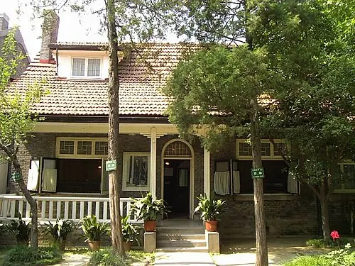 Meiyuan Xincun Memorial Hall (梅园新村纪念馆)