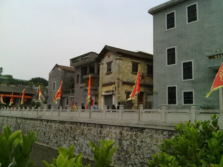Shawan Ancient Town (沙湾古镇)