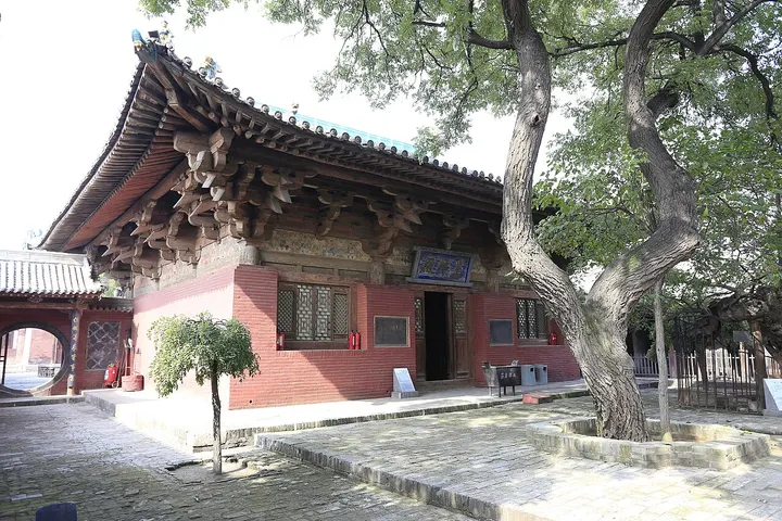 Zhenguo Temple (镇国寺)