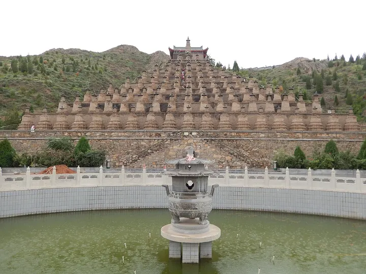 Qingtongxia Yellow River Grand Canyon and 108 Stupas (青铜峡黄河大峡谷)