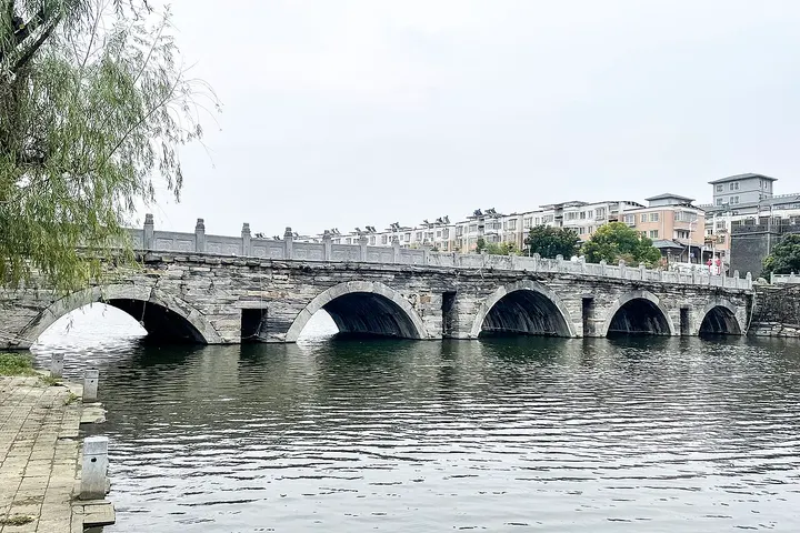 Runing Stone Bridges (汝宁石桥)