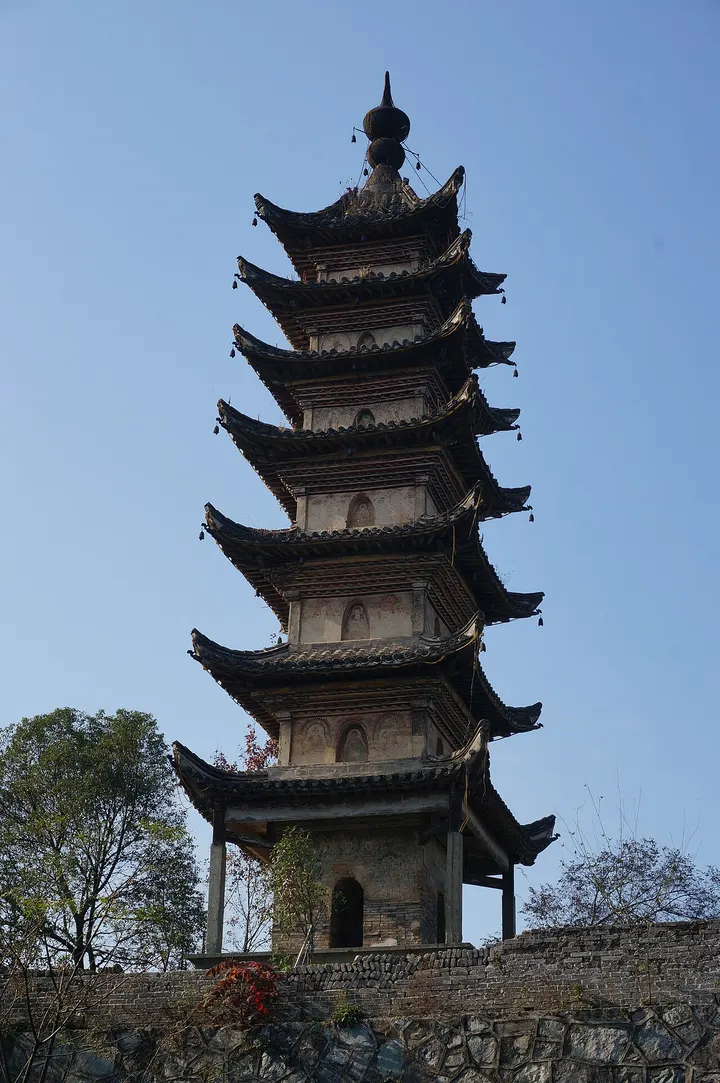 Changqing Temple Pagoda (长庆寺塔)