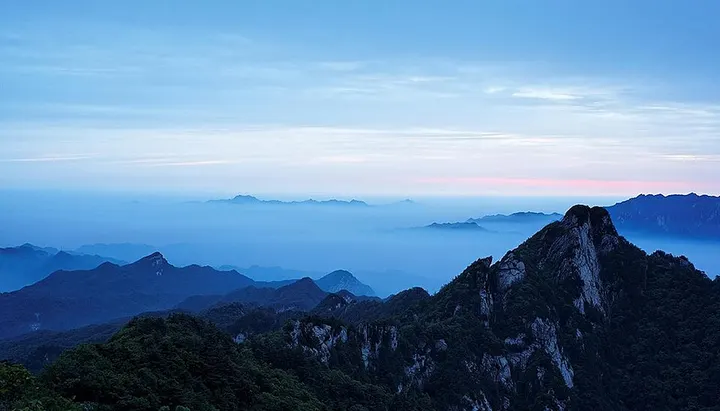 Baiyun Mountain (白云山)