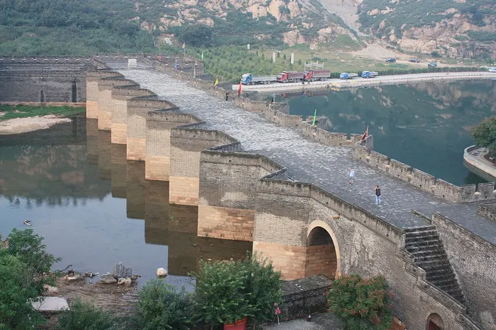 Jiumenkou Great Wall (九门口长城)
