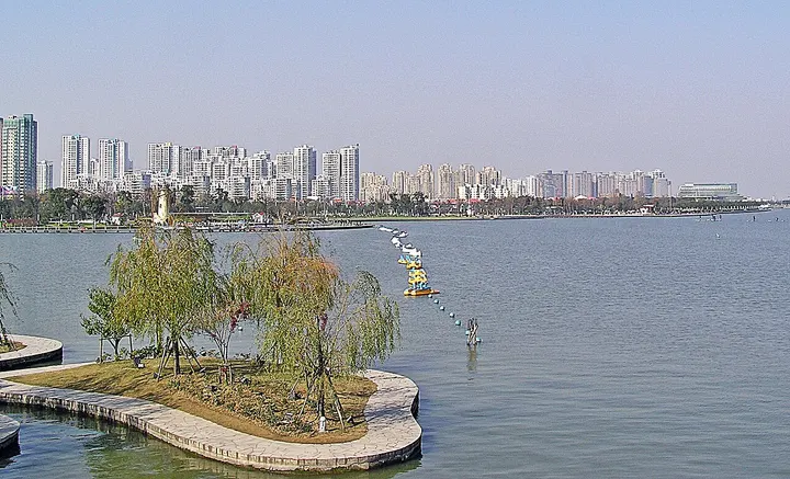 Jinji Lake (金鸡湖)