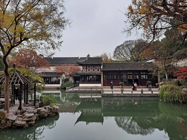Lingering Garden (留园)