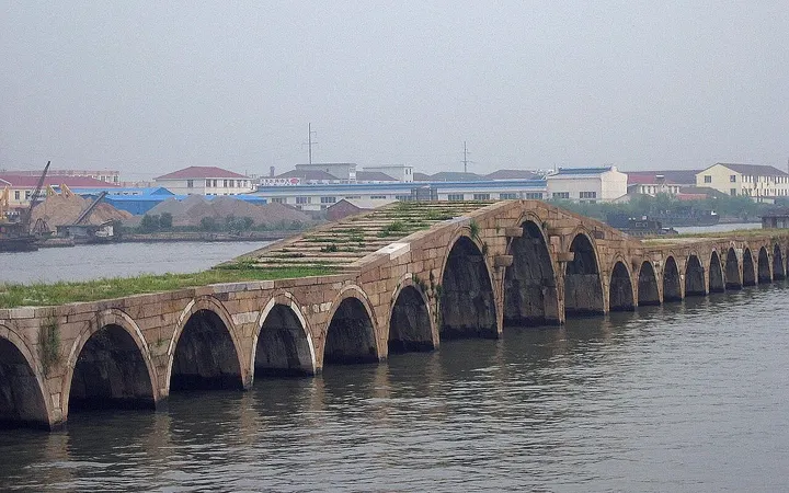 Precious Belt Bridge (宝带桥)