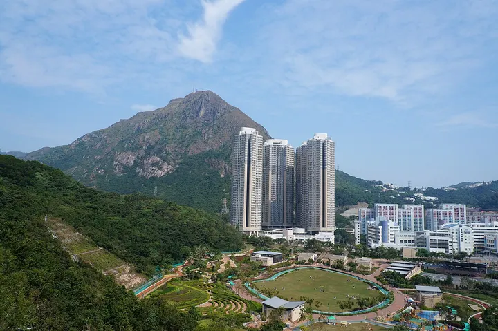 Kowloon Peak (飞鹅山)