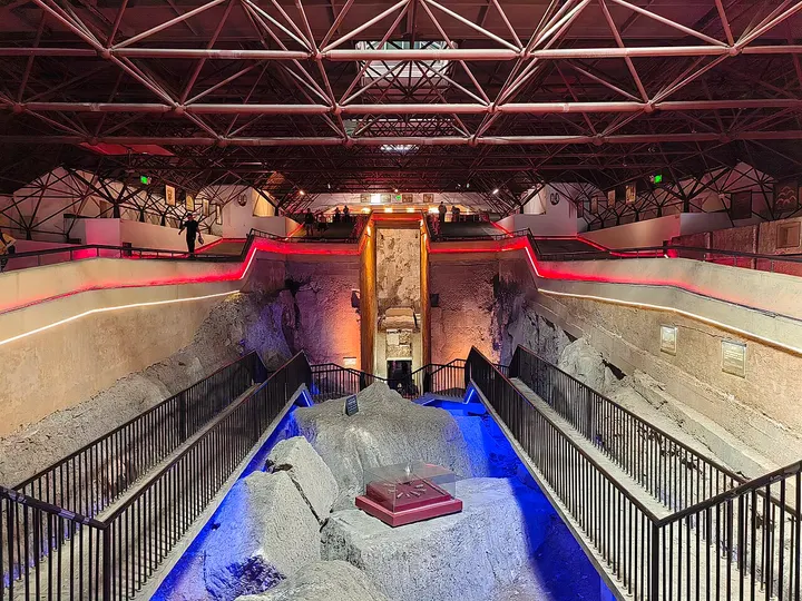 Xuzhou Han Culture Scenic Area (Shizishan) (徐州汉文化景区)