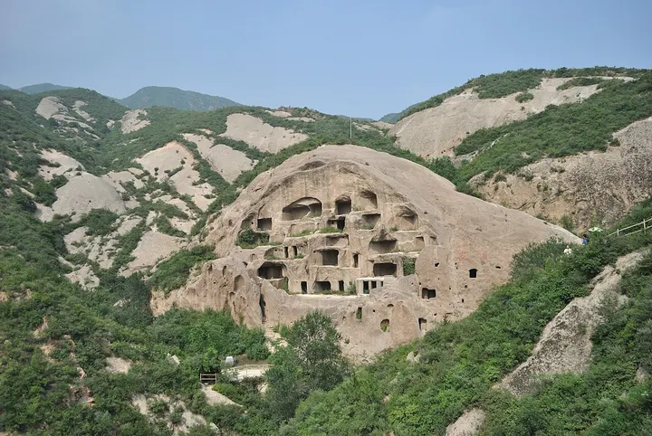 Guyaju Caves (古崖居)