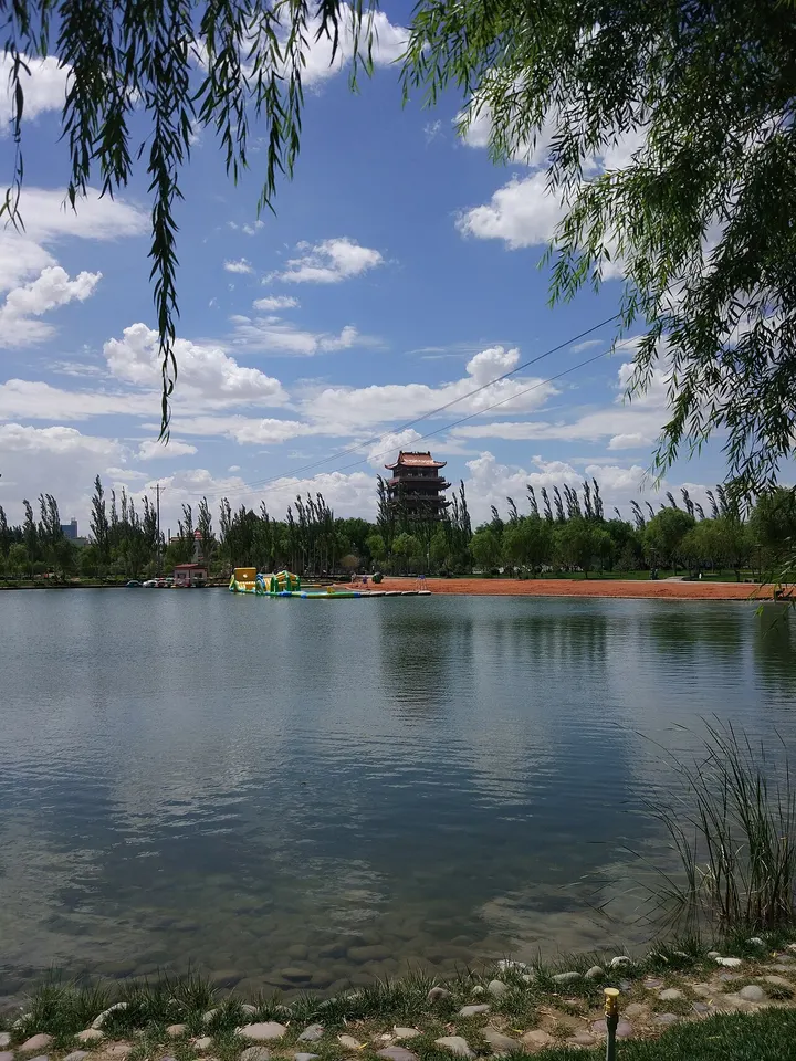 Yuze Lake Park (玉泽湖公园)